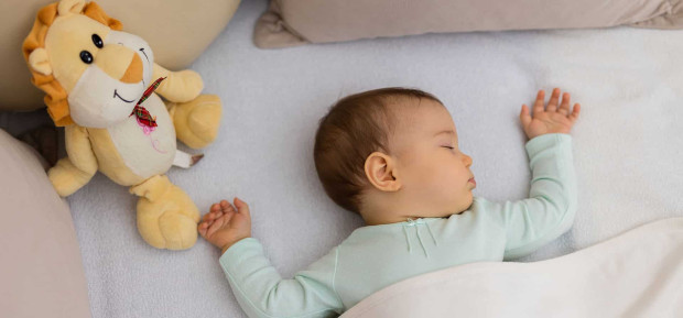 How to help baby sleep through the night ?